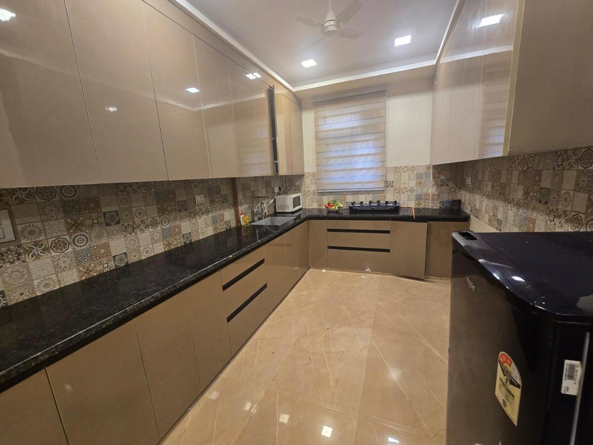 Homlee-legacy 3bhk Flat In Del-lift-terrace *