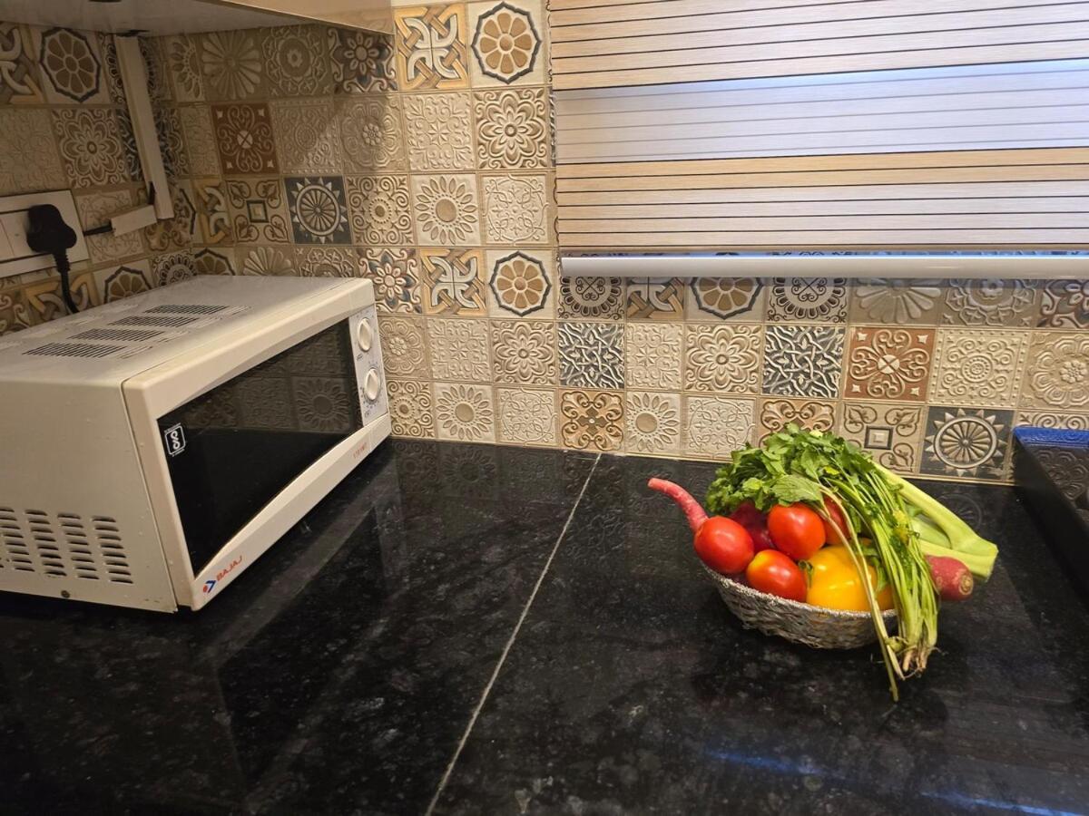 Apartment Homlee-legacy 3bhk Flat In Del-lift-terrace