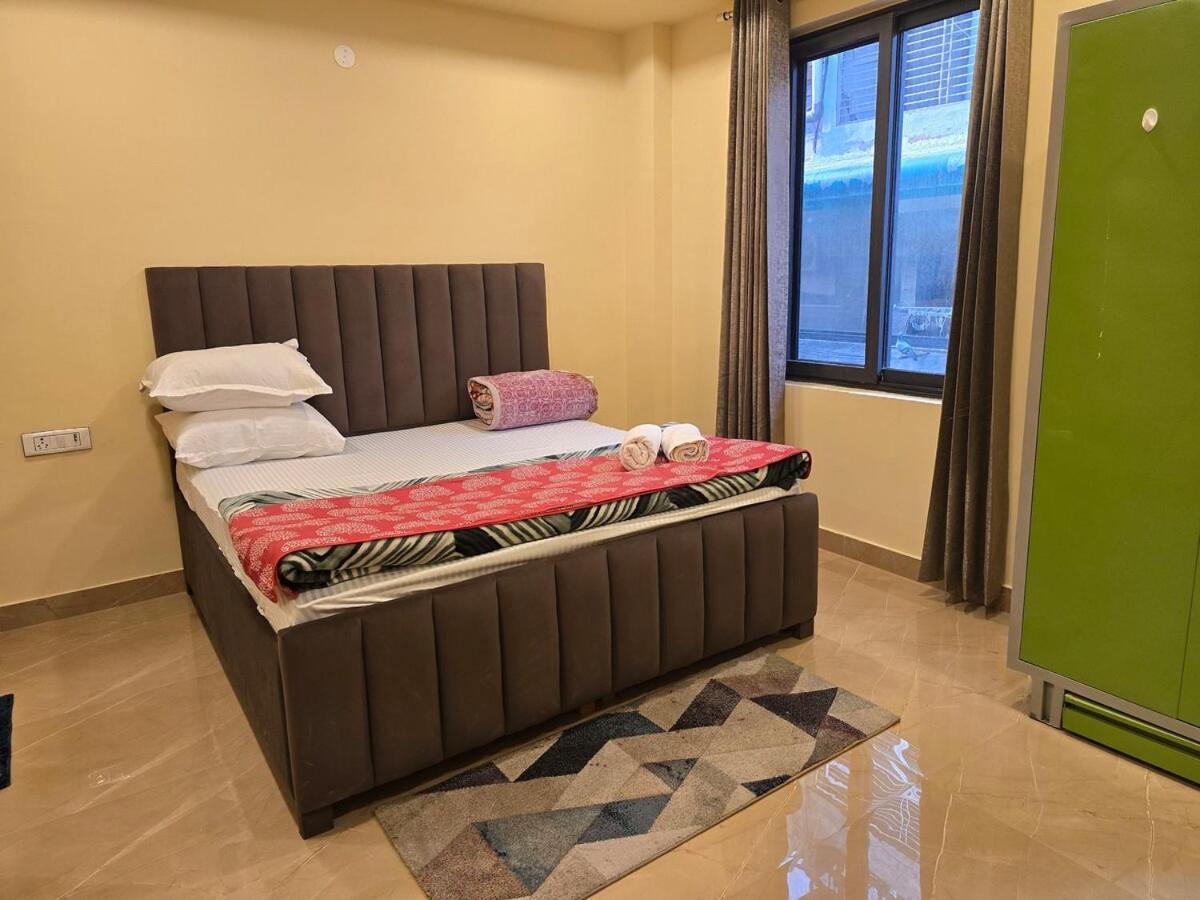 Homlee-legacy 3bhk Flat In Del-lift-terrace * New Delhi