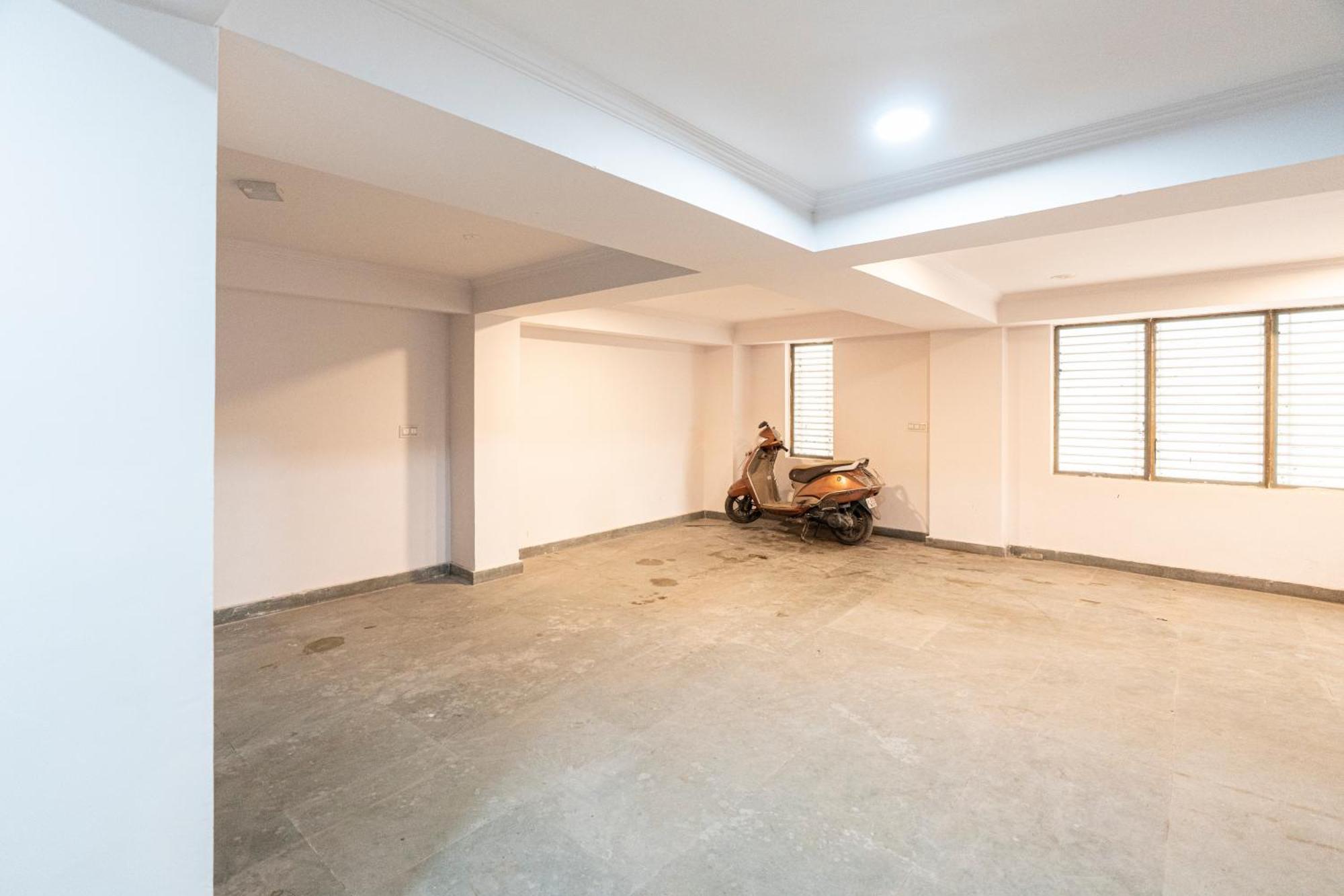 Apartment Homlee-legacy 3bhk Flat In Del-lift-terrace *