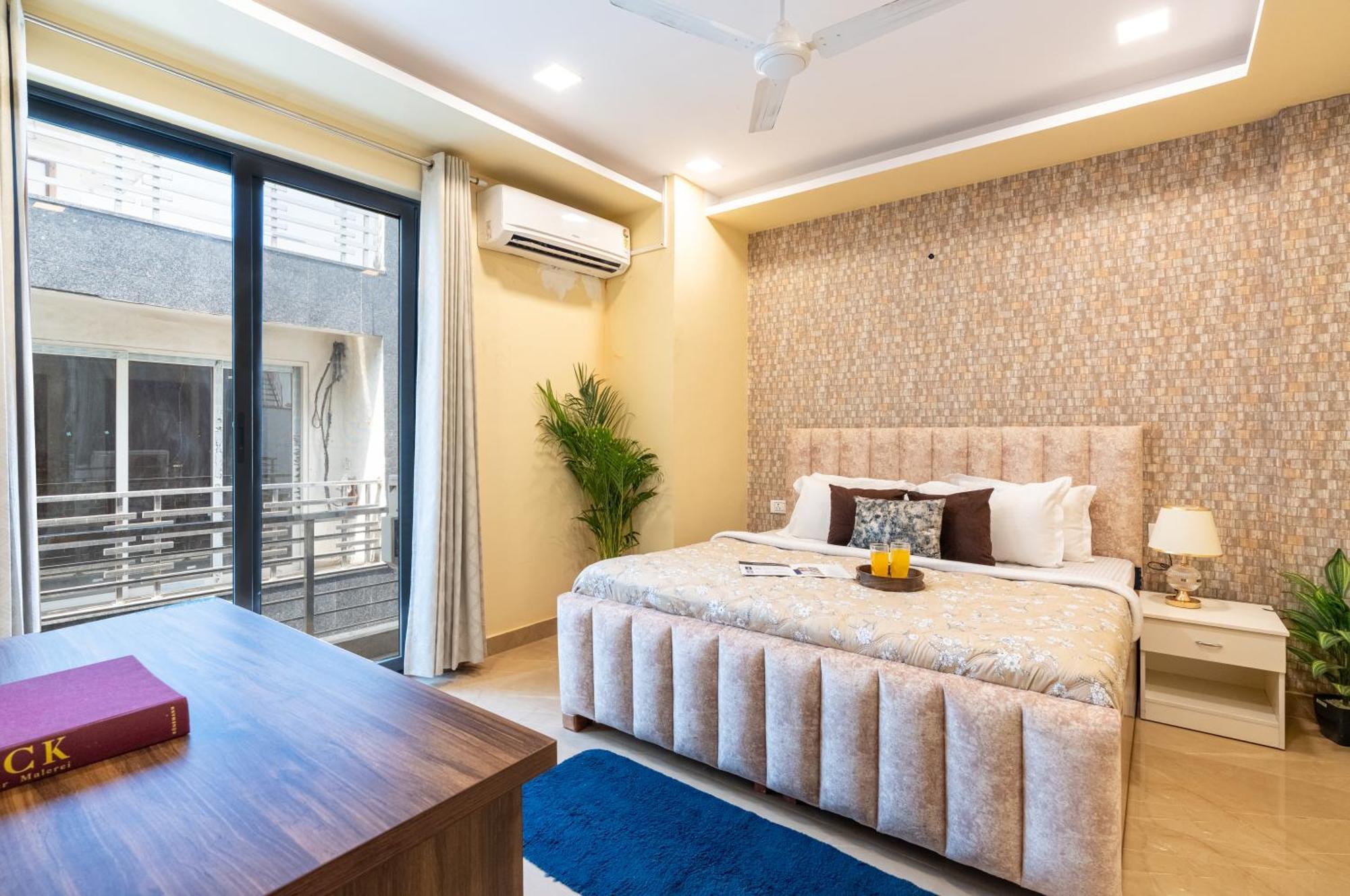 Apartment Homlee-legacy 3bhk Flat In Del-lift-terrace *