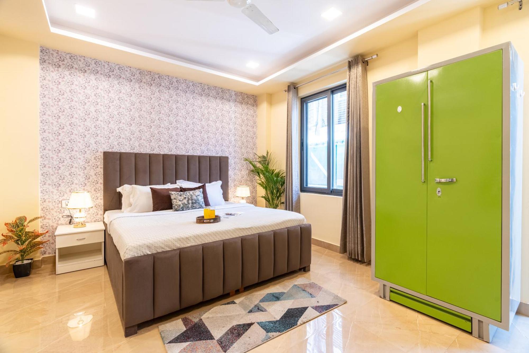 Homlee-legacy 3bhk Flat In Del-lift-terrace New Delhi