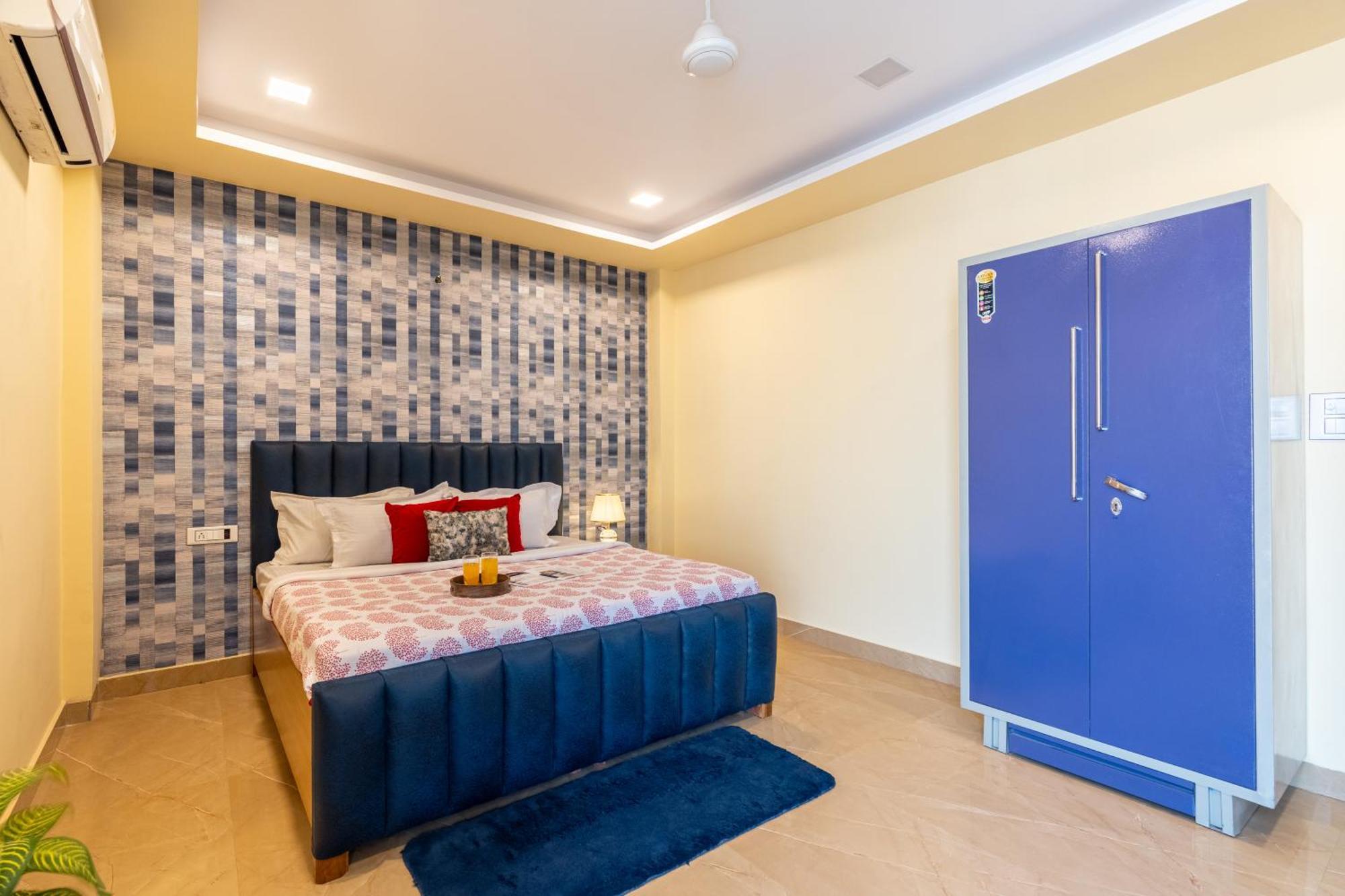 Homlee-legacy 3bhk Flat In Del-lift-terrace Apartment *