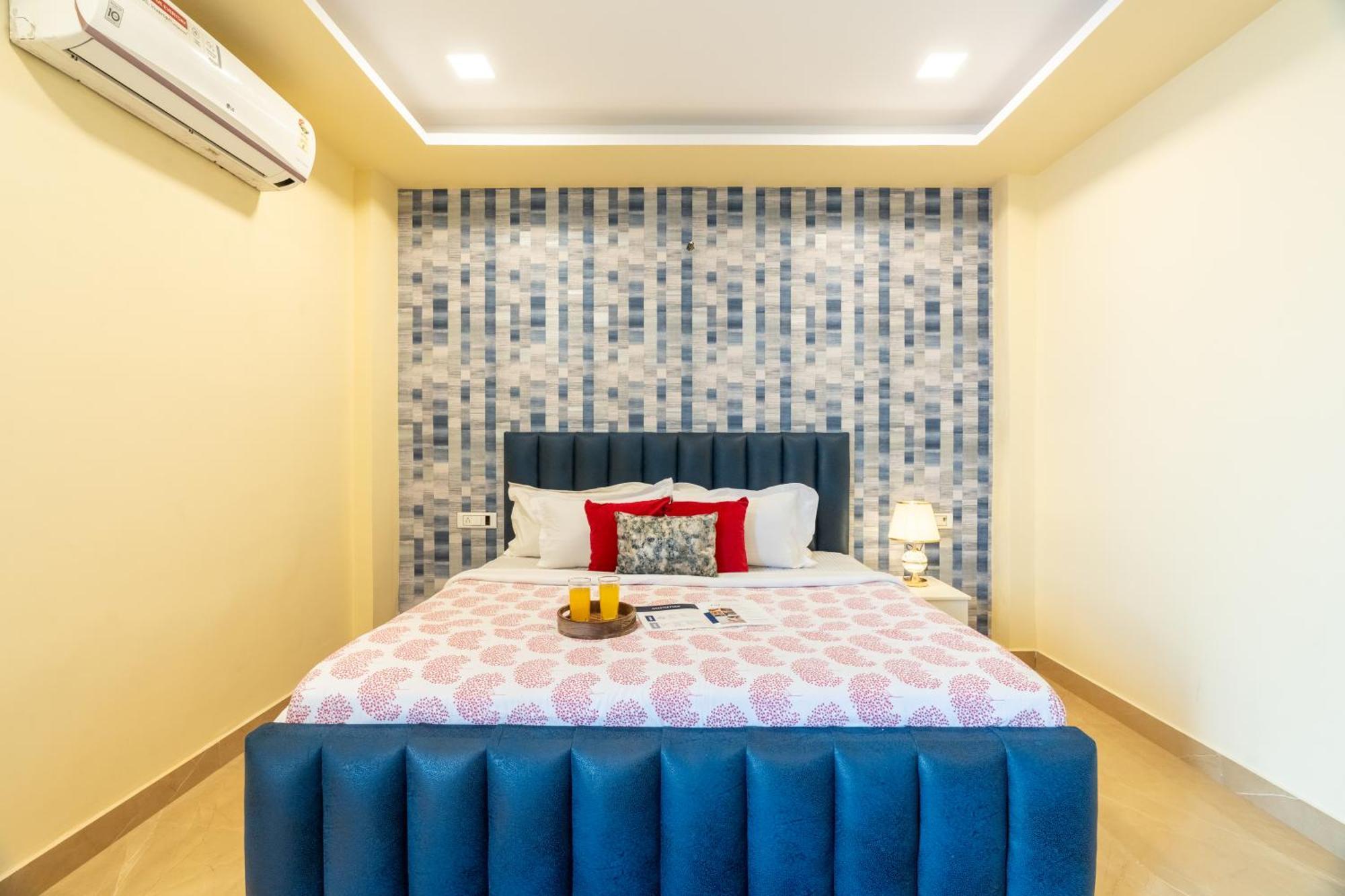 Homlee-legacy 3bhk Flat In Del-lift-terrace New Delhi