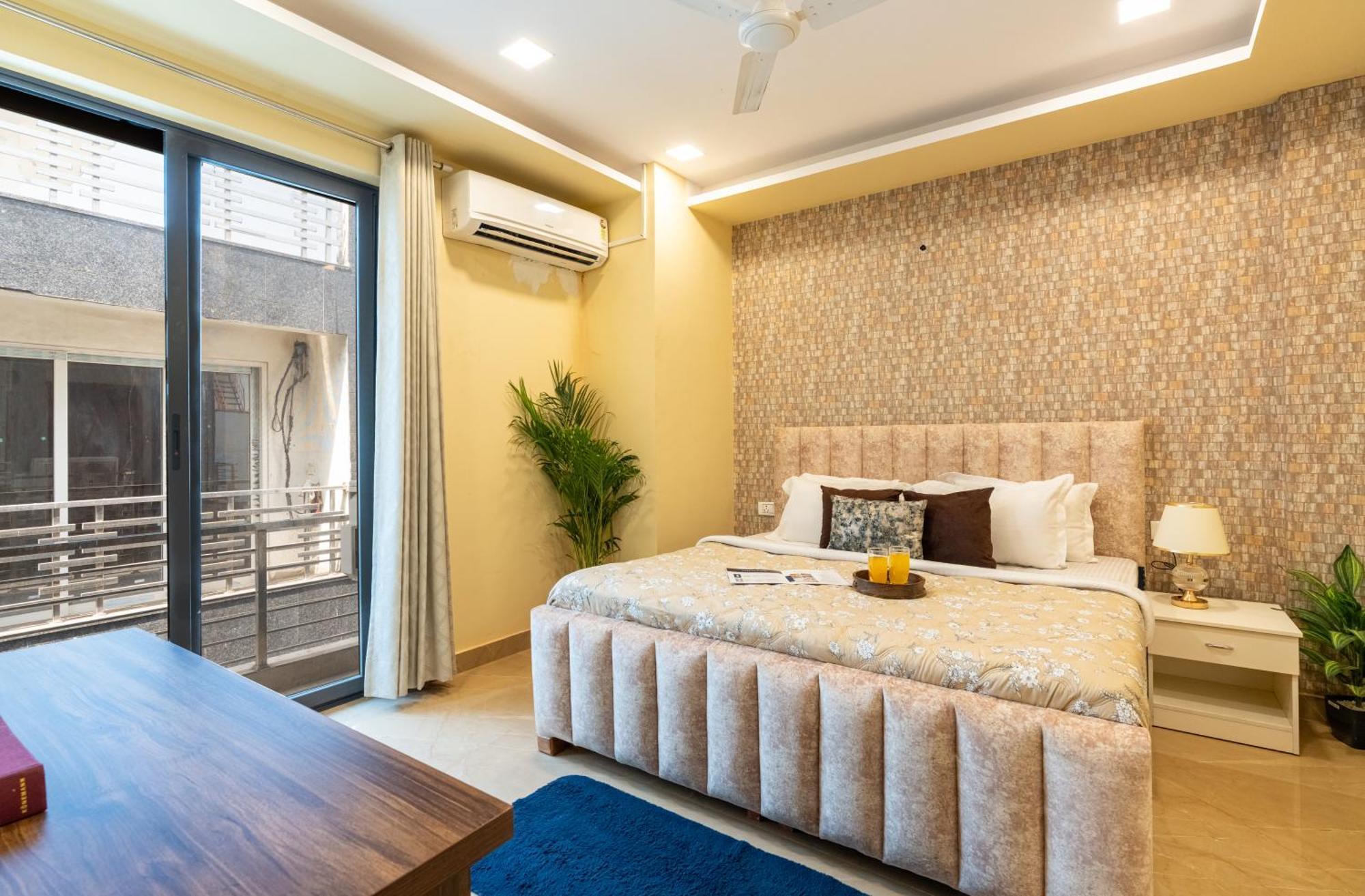 Apartment Homlee-legacy 3bhk Flat In Del-lift-terrace